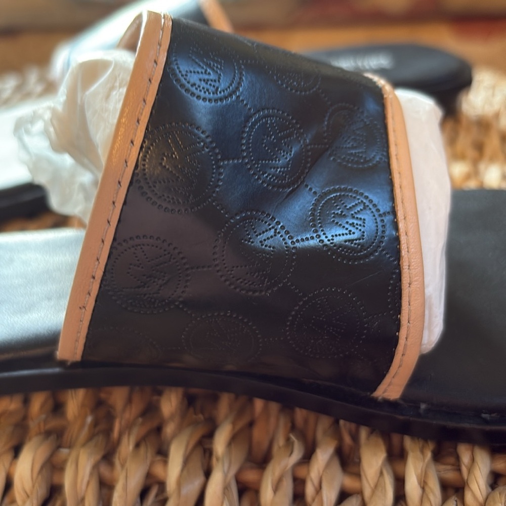 EUC. Michael Kors sandals. Size 10 - Picture 14 of 16